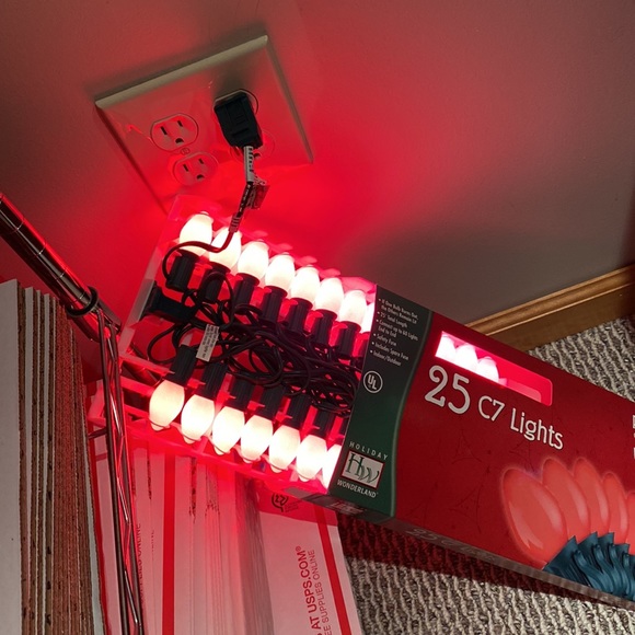 String of 25 red lights on green wire New in box. Never used. - Picture 9 of 9